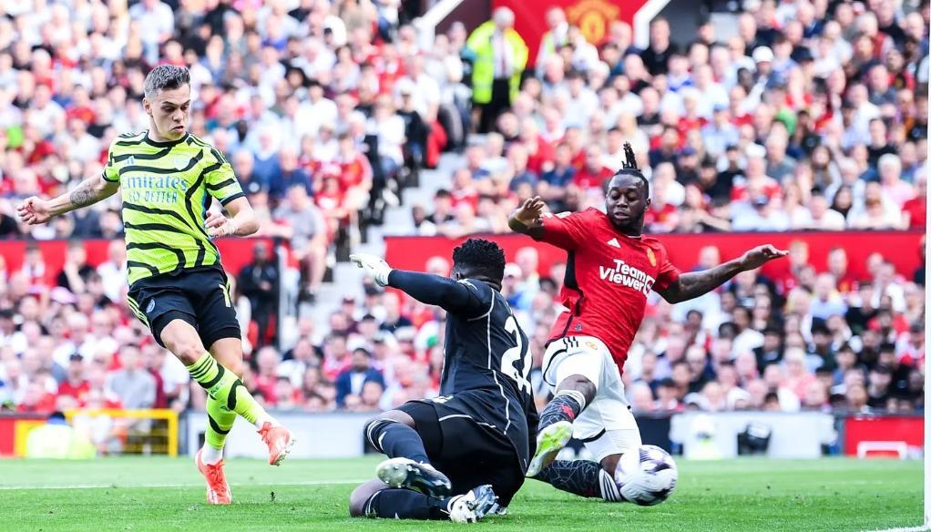 雷速官网-曼联再次获胜，英超榜首风光无限