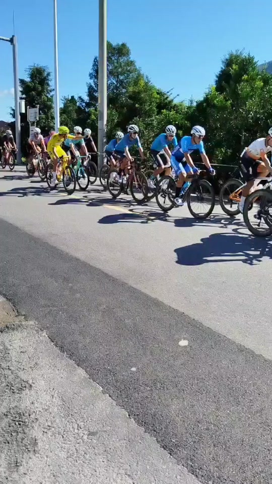 雷速直播-自行车比赛惊现黑马，实力惊人