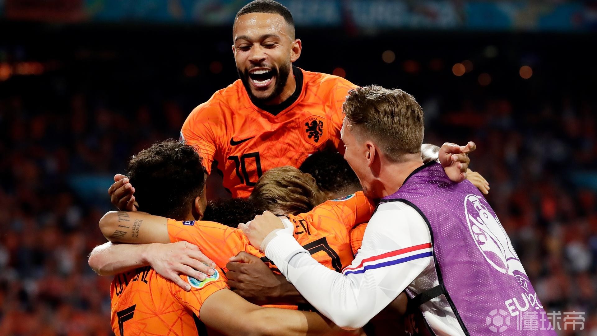 雷速-荷兰队在友谊赛中与乌克兰队战平